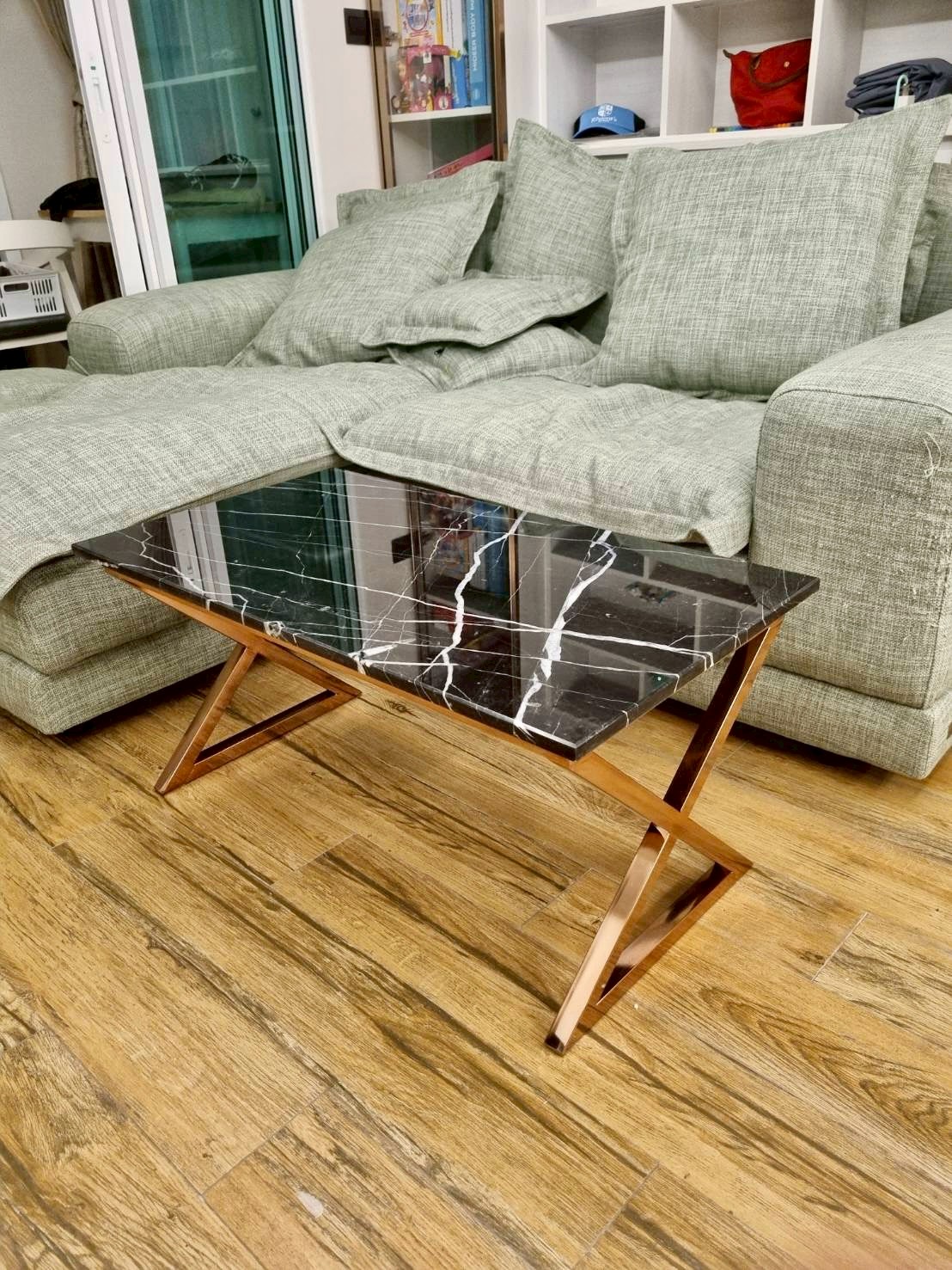 stainless-steel-table